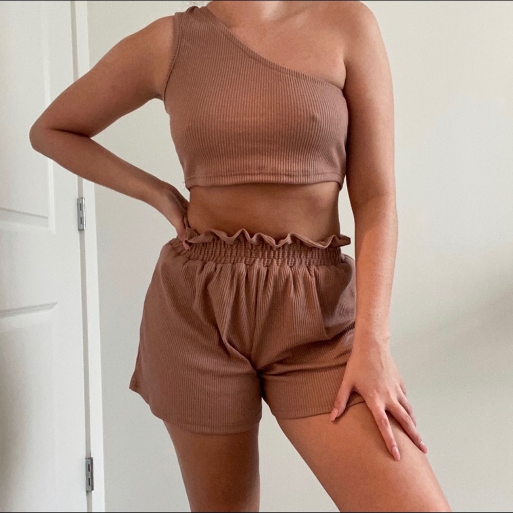 Medium two piece set